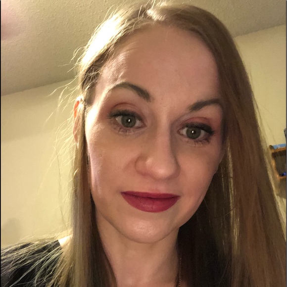 Meet your Posher, Gina - Picture 2 of 8